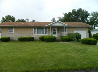 1186 Roselawn Dr, Paxton, IL 60957