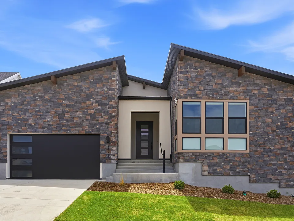 2172 N Beargrass Way