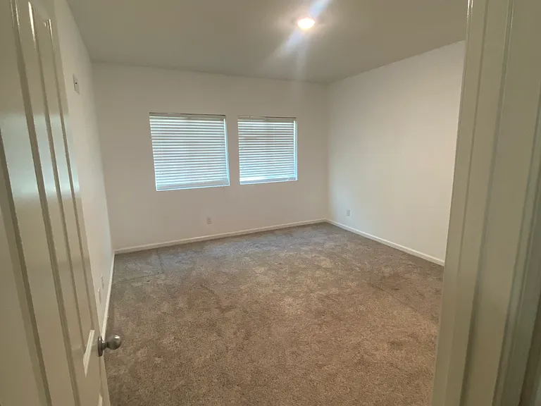 2995 Stable Dr — Photo 23