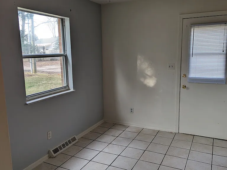 545 W Highland Ave #3 — Photo 4