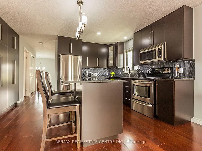 44 Lemon Grass St — Photo 6