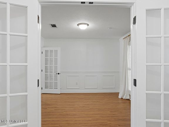 5th image of 93 Napa Valley Cir