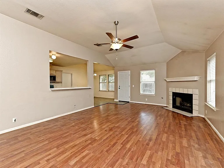 14700 Menifee St — Photo 7
