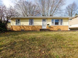 562 Hillman Rd, Akron, OH 44312