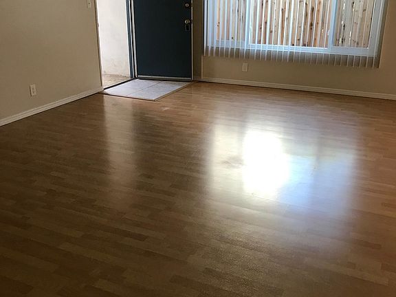 2nd image of 3722 Greenfield Ave #2