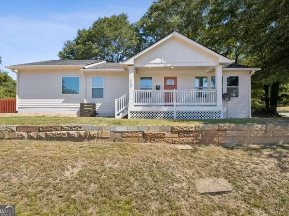 112 E Stephens St, Winder, GA 30680