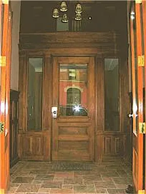 Sold by R New York | media 2