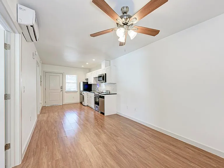 306 E 30th St #3 — Photo 14