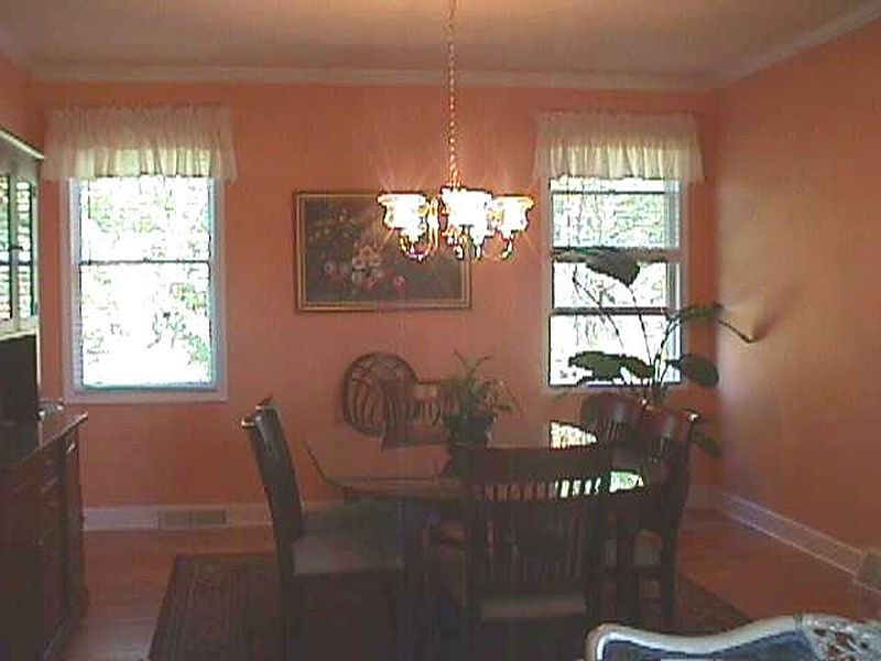 4th image of 22 WAYFIELD Lane