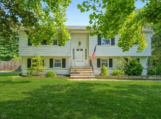 23 Meadow Ln, Hackettstown, NJ 07840