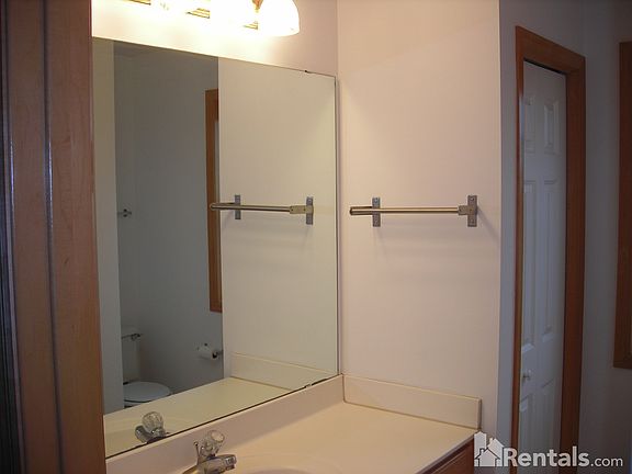 4th image of 15297 Dundee Ave