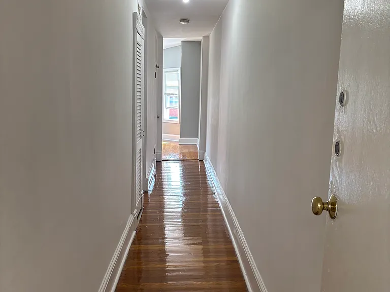 1526 W Mount Royal Ave #3R — Photo 5