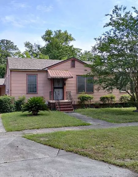 1040 Brandywine St — Photo 1