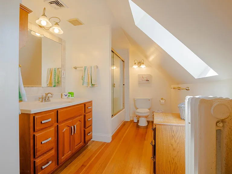 130 Capen St #130 — Photo 2
