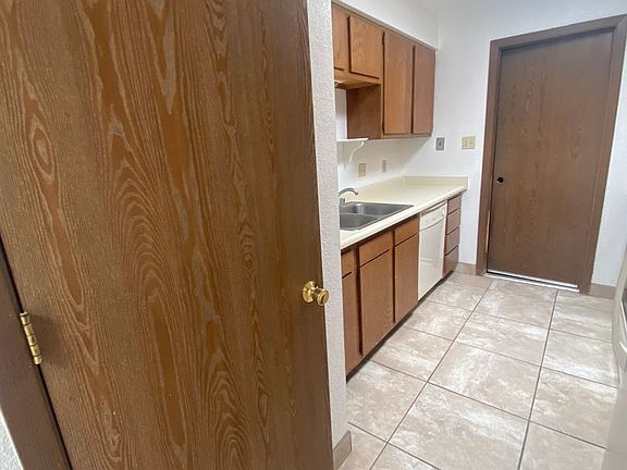 4th image of 1679-1697 Ash Ave #1679