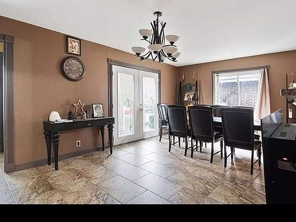 3rd image of 1706 Bide A Wee Park Ave