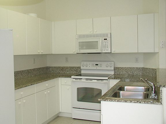 2nd image of 10787 NW 80th Ln
