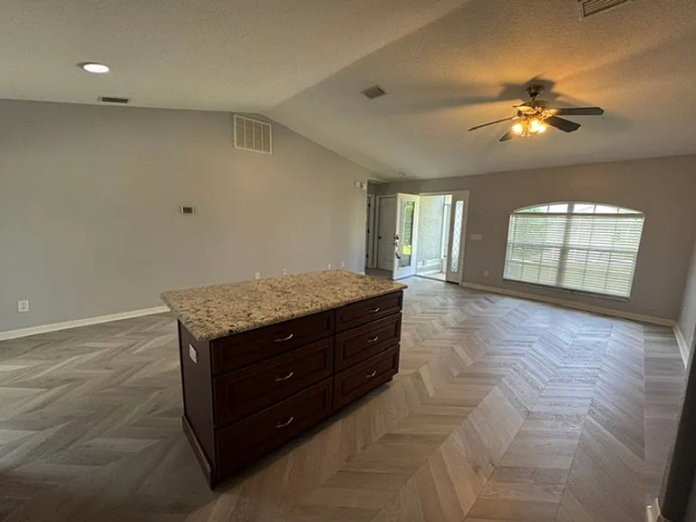 710 Avalon St SE — Photo 28