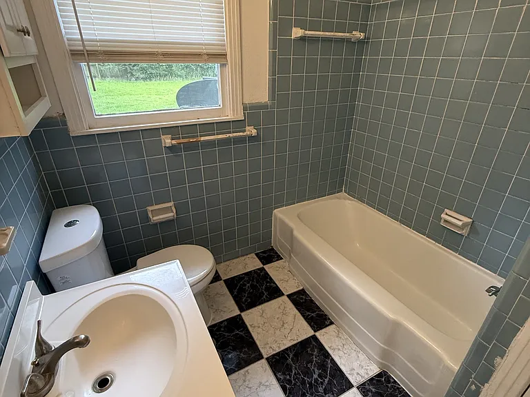 3825 Hyde Park Row — Photo 10