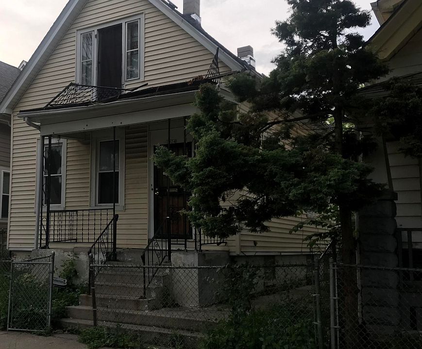 2nd image of 1024 W Hadley St