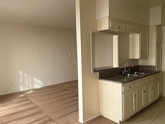 3rd image of 10964 Wellworth Ave APT 305