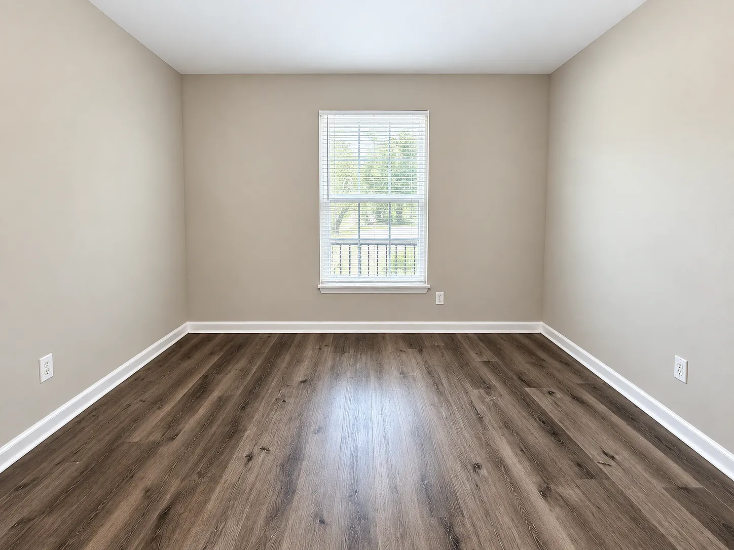 428 N HIte Ave. Chapel Hills Apartments — Photo 4