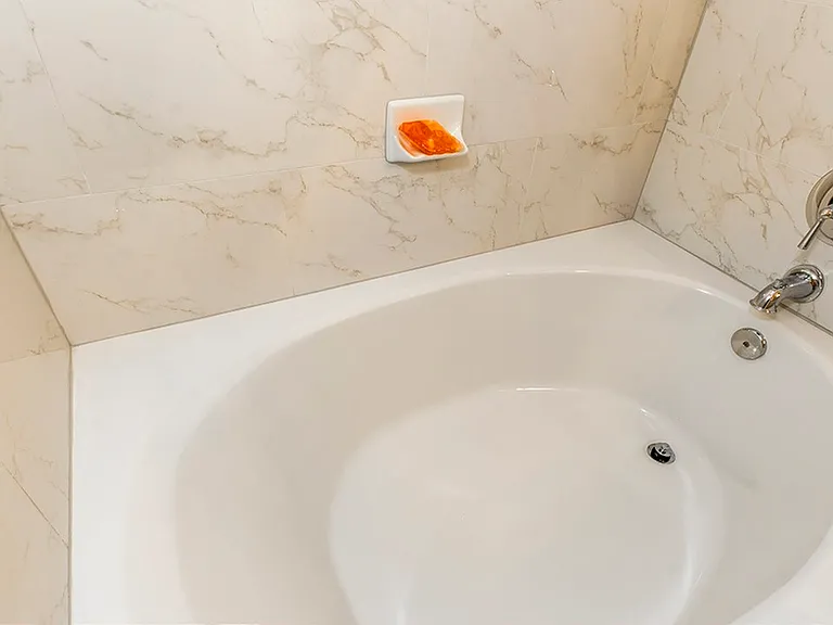 Floor Plan 5 Garden Tub | Apartments Conroe TX | The Towers Woodland Floor Plan 5 Garden Tub | Apartments Conroe TX | The Towers Woodland
