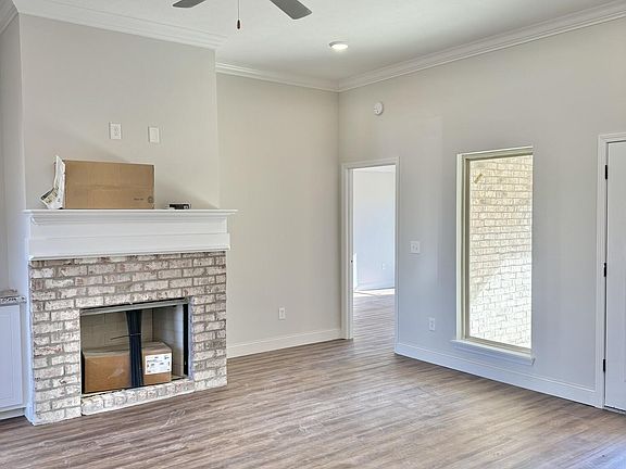 4th image of 633 Westfield Dr