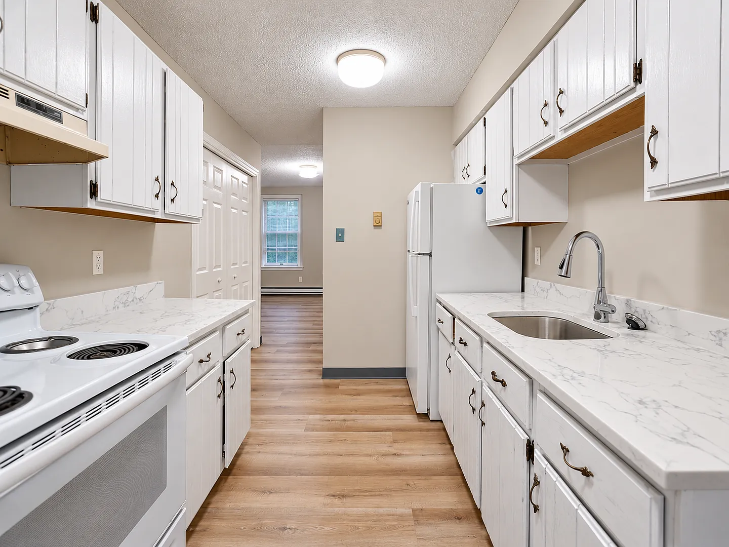 29 Tiffany St Unit 11 3 Bedroom Apartment for Rent in Brooklyn, CT — Photo 4