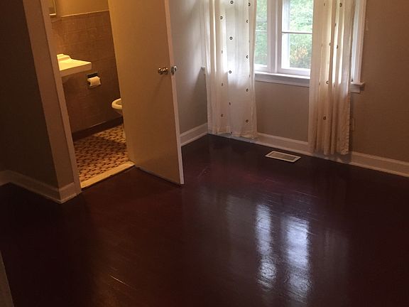 4th image of 3808 Mill Creek Ln