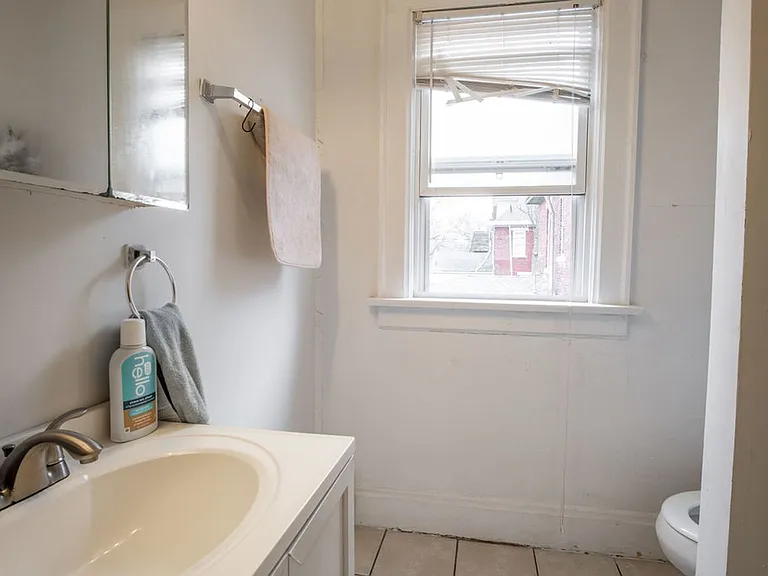 E 19th Ave 354-360 MLR — Photo 13