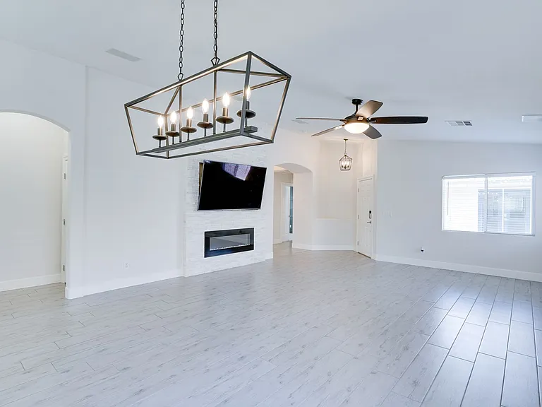 1088 Snow Roof Ave — Photo 6