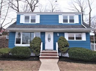 222 14th St, Wood Ridge, NJ 07075