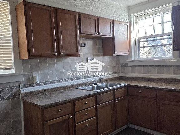 4th image of 3816 Avondale Ave