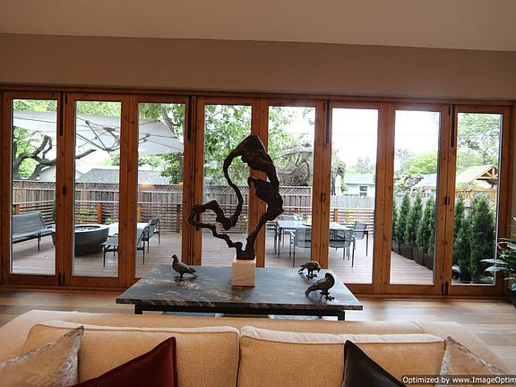 4th image of 1127 Doralee Way