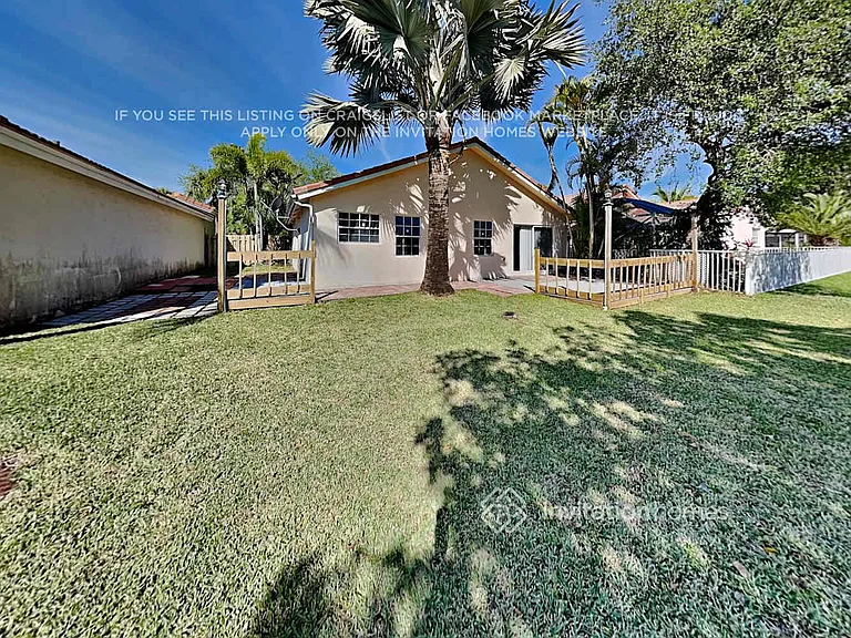 3400 NW 78th Ave — Photo 17