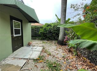 940 NW 22nd Ct #R, Miami, FL 33125