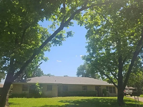 520 Pampa St, Sulphur Springs, TX 75482