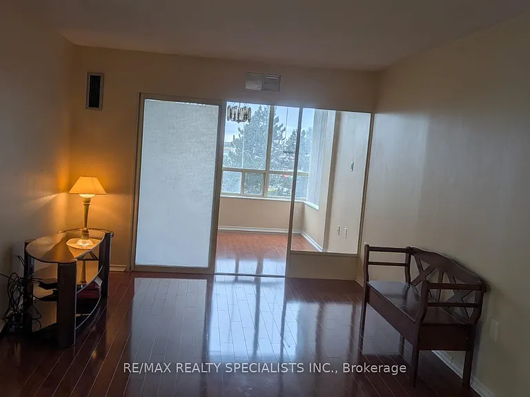 20 Cherrytree Dr #505 — Photo 9
