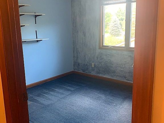 5th image of 33 Harvest Ln