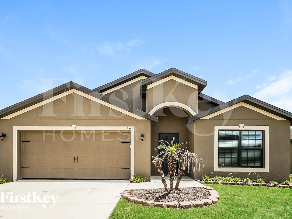 354 Shadow Lakes Dr