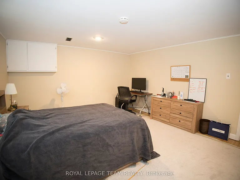 1339 Kilborn Ave — Photo 9