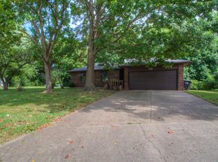 2034 S Broadway Ave, Springfield, MO 65807