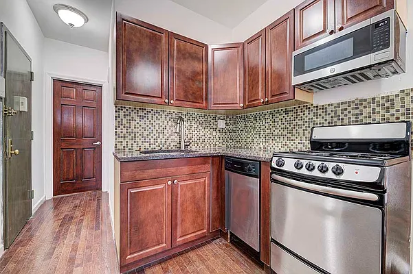 Rented by REAL New York | media 9