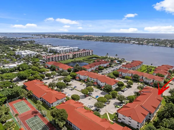 106 Half Moon Circle #B1, Hypoluxo, FL 33462