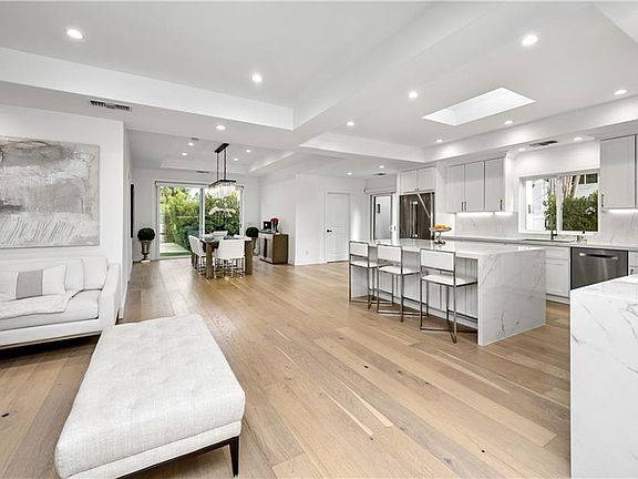 4th image of 22825 Mariano St