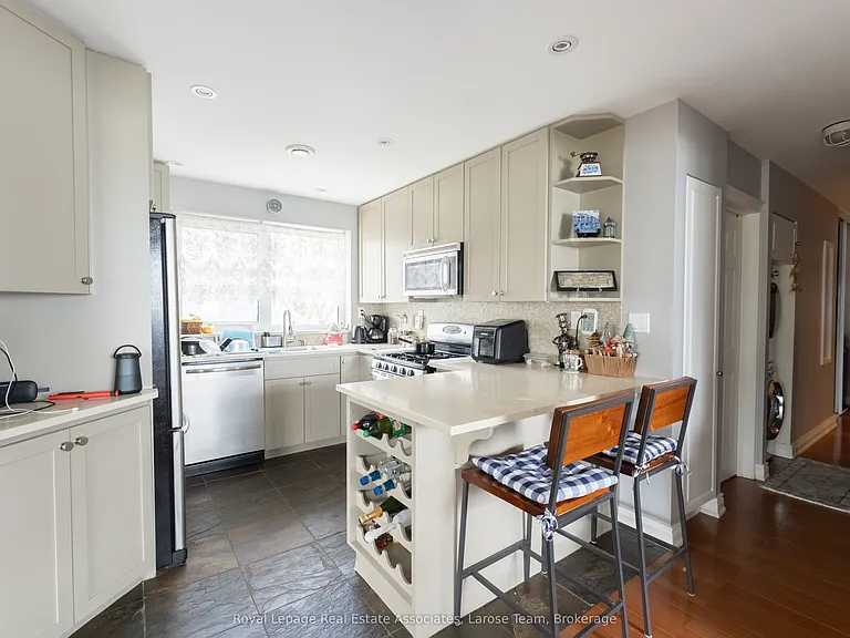 75 Maple Ave S #3 — Photo 8