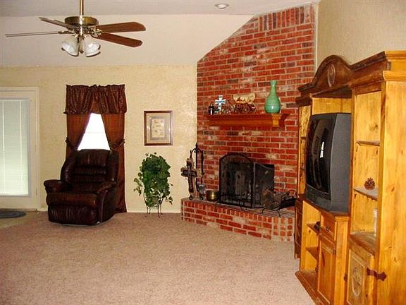 4th image of 107 Tiger Ln