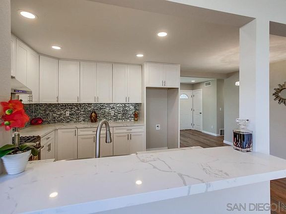 4th image of 10844 Greenford Dr