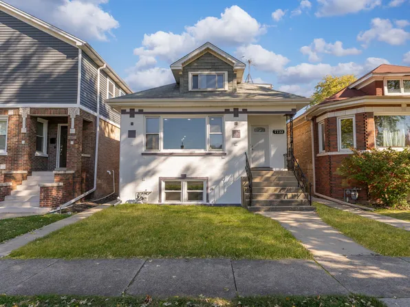 7732 W Sunset Dr, Chicago, IL 60707